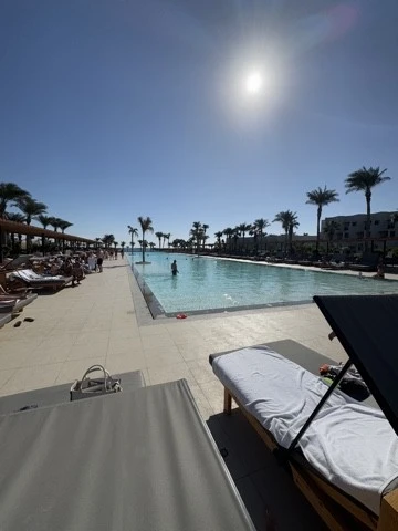 Фото отеля SERRY BEACH RESORT